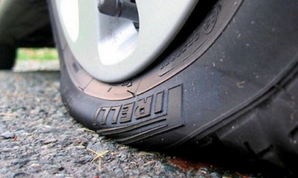 Lái xe với lốp bị xịt có tác hại gì? Làm thế nào để biết lốp đã bị hỏng không sửa chữa được?